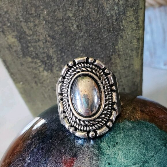 Antique Silver Tone Stretch Band Ring Oval Shape 💥3 for $24💥 - Picture 1 of 17